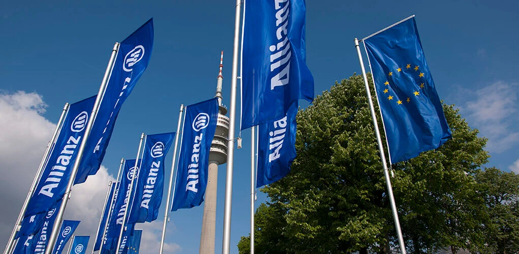 Customer Story banner Allianz flags